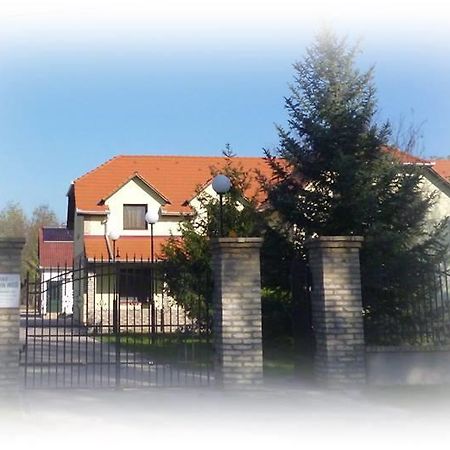 Bed and Breakfast Kiraly Lovastanya Panzio Janoshalma Zewnętrze zdjęcie